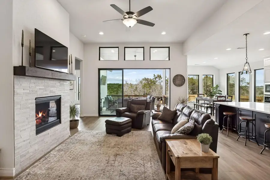 Spacious living room