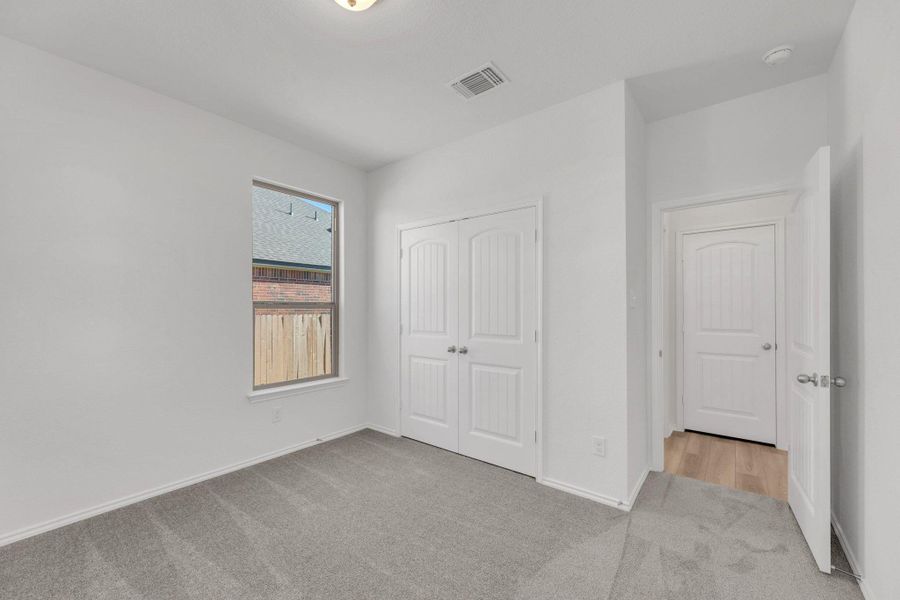 Spacious, unfurnished interior of a new home in Mustang Valley, Manor (Image 19). Spacious, unfurnished interior of a new home in Mustang Valley, Manor (Image 19).