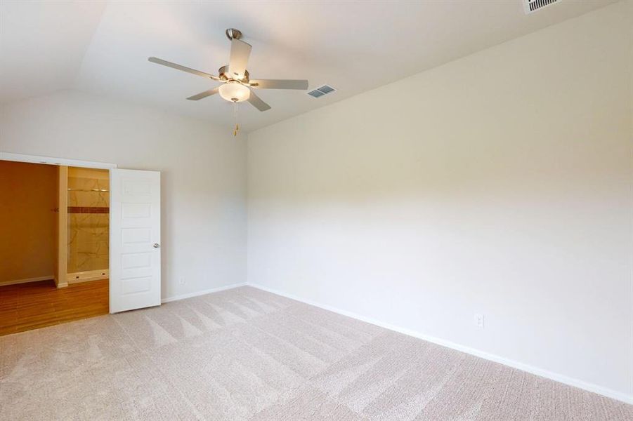 Spacious, unfurnished interior of a new home in Kings Way, Denton (Image 23).