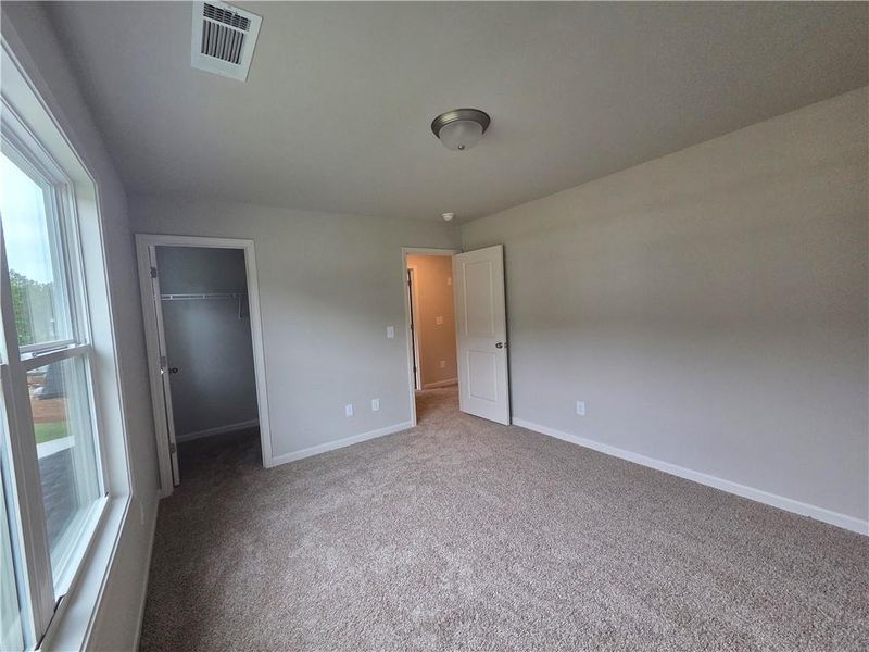 Spacious, unfurnished interior of a new home in , Bethlehem (Image 32).