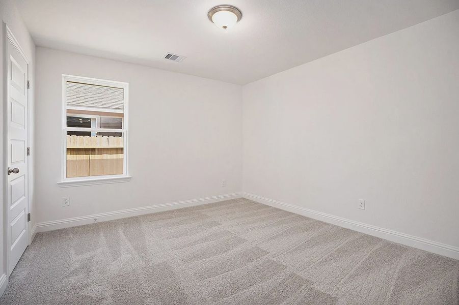 Spacious, unfurnished interior of a new home in Kiber Reserve, Angleton (Image 14).