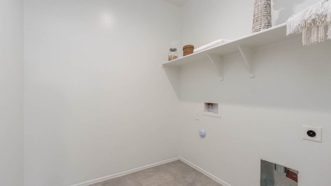 Image 19 representing the Holden by D.R. Horton in Carlton Commons, Casa Grande, AZ.