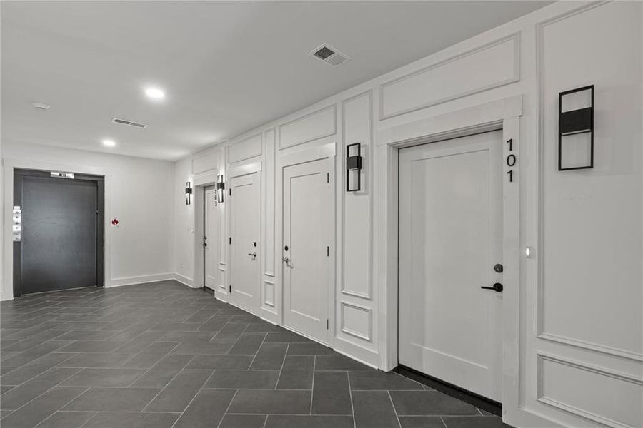 Spacious, unfurnished interior of a new home in , Peachtree City (Image 20).
