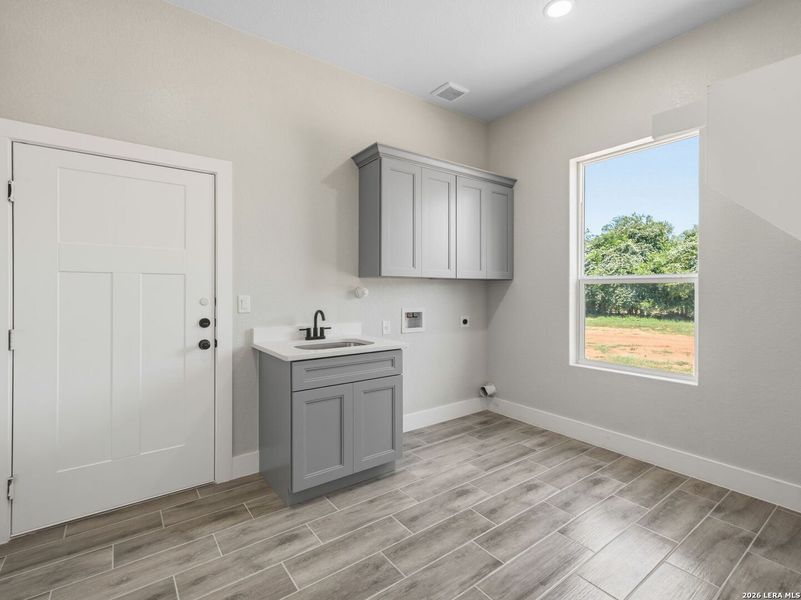 Furnished interior view inside a new home in , Lytle (Image 15).