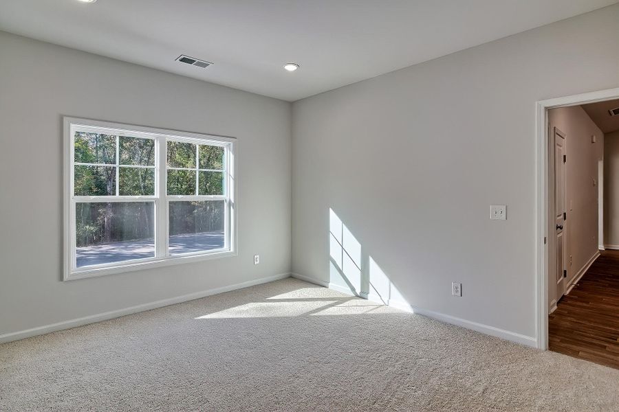 Spacious, unfurnished interior of a new home in , Orangeburg (Image 26).