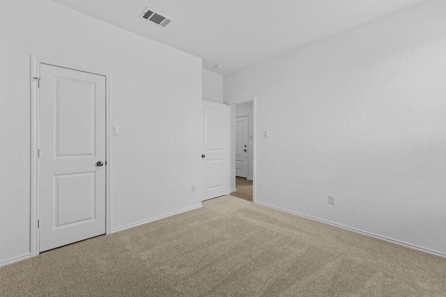 Spacious, unfurnished interior of a new home in Clayton Ranch, Copperas Cove (Image 29).