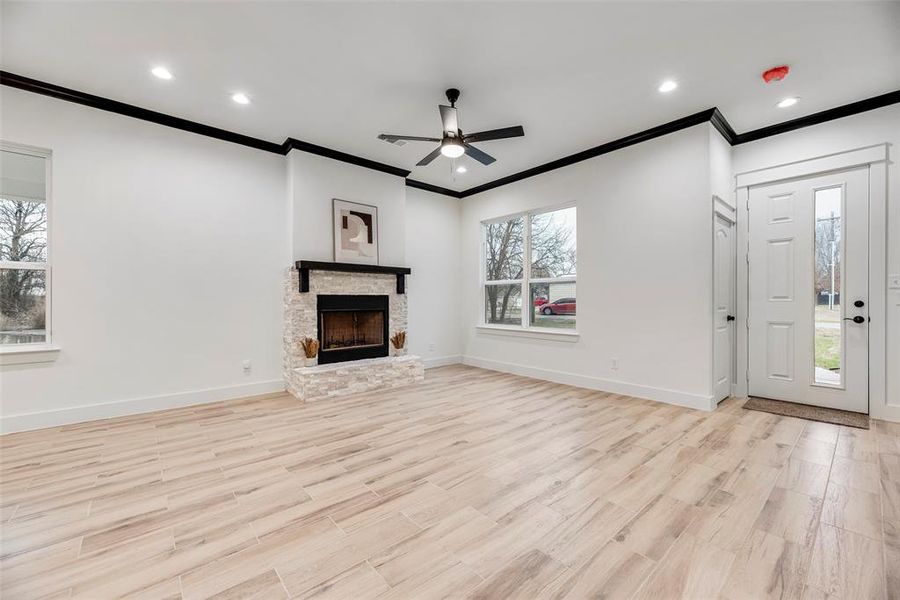 Spacious, unfurnished interior of a new home in , East Tawakoni (Image 11).