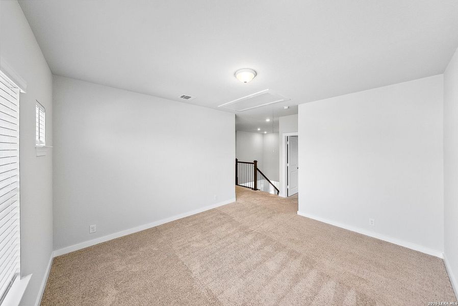 Spacious, unfurnished interior of a new home in Davis Ranch 60', San Antonio (Image 40).