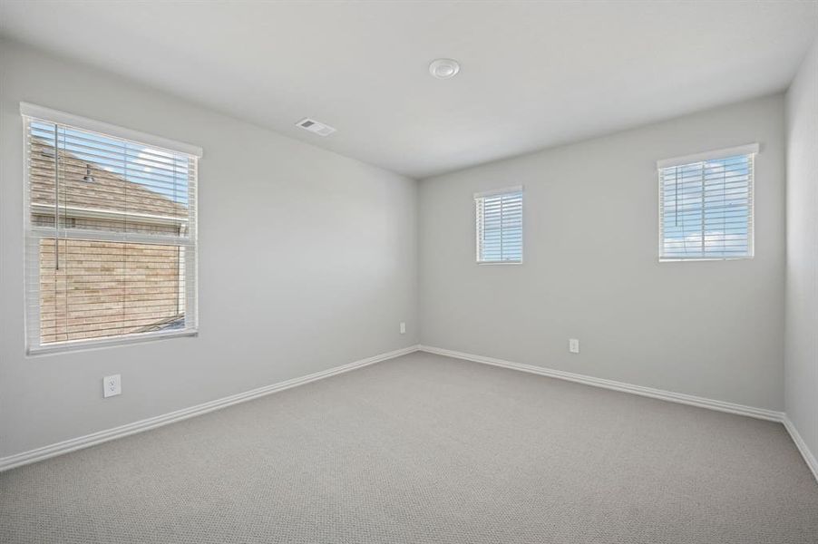 Spacious, unfurnished interior of a new home in Windmore, Princeton (Image 18).