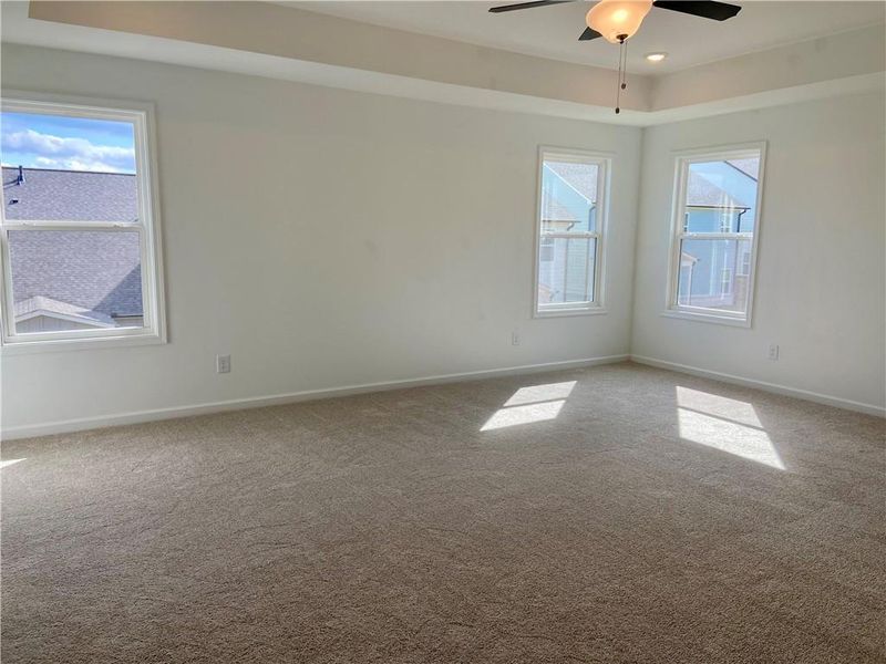 Spacious, unfurnished interior of a new home in Eastlyn Crossing, Flowery Branch (Image 16).