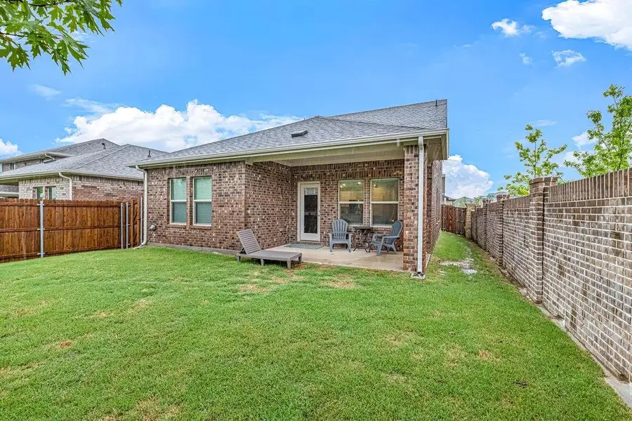 Exterior details and patio area of a home in , McKinney (Image 3).