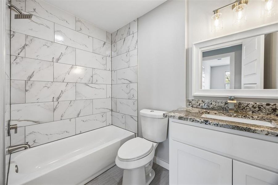 Furnished interior view inside a new home in , Itasca (Image 7).