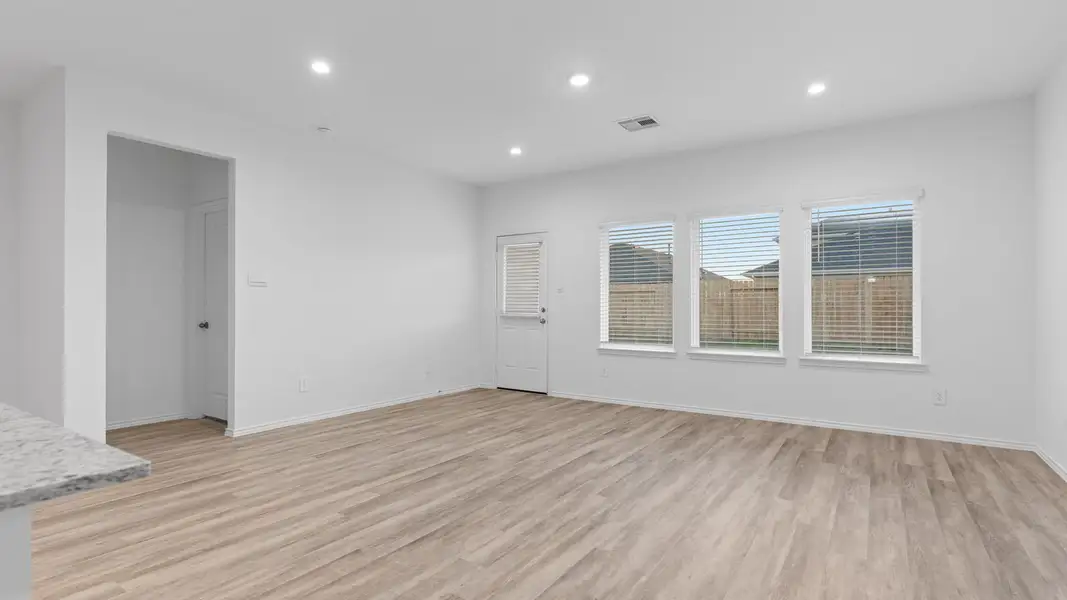 Spacious, unfurnished interior of a new home in Tamarron, Fulshear (Image 15). Spacious, unfurnished interior of a new home in Tamarron, Fulshear (Image 15).
