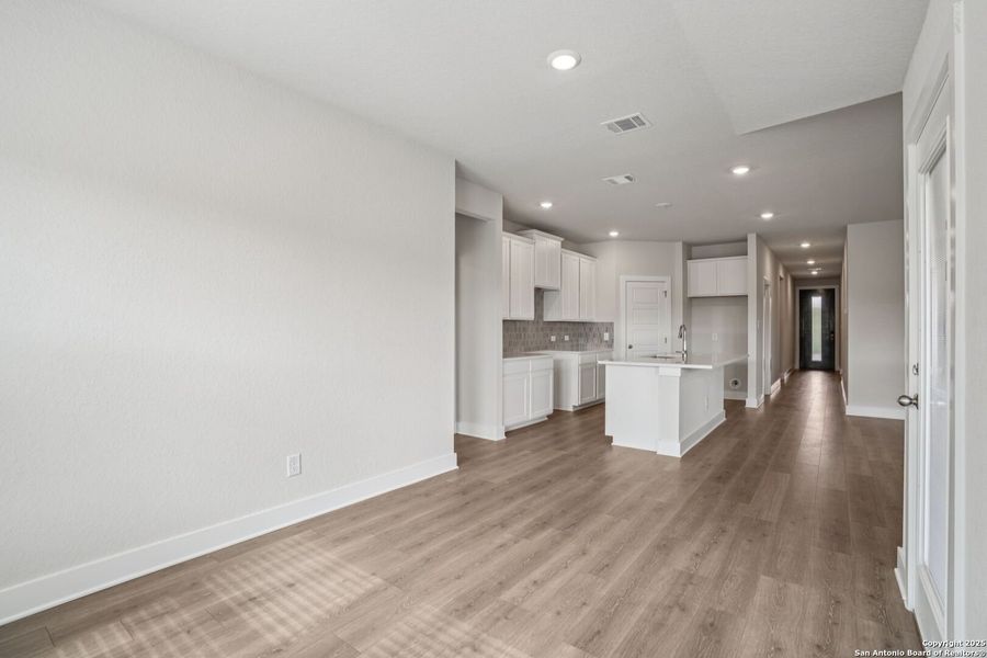 Spacious, unfurnished interior of a new home in Comanche Ridge, San Antonio (Image 30). Spacious, unfurnished interior of a new home in Comanche Ridge, San Antonio (Image 30).