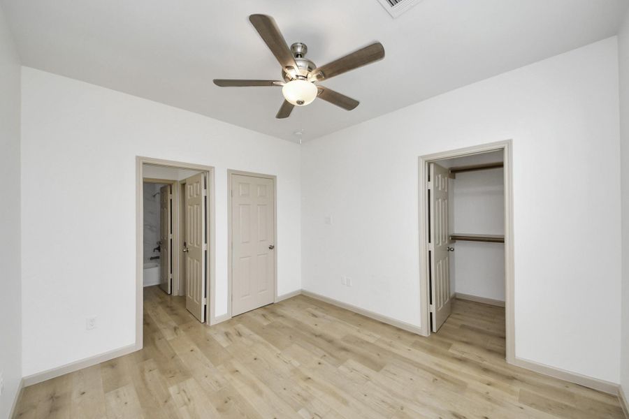 Image 13 of a home in .