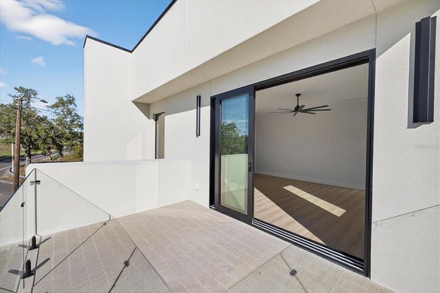 Exterior details and patio area of a home in , Tampa (Image 37).