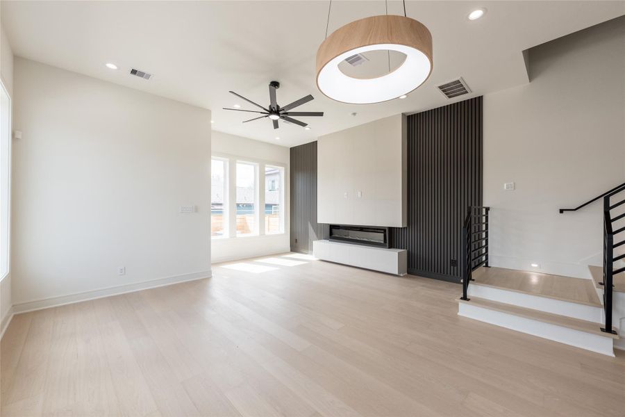Spacious, unfurnished interior of a new home in , Houston (Image 33).