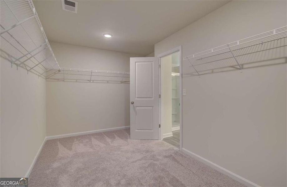 Spacious, unfurnished interior of a new home in Cascade Ridge at Niskey Lake, Atlanta (Image 18).