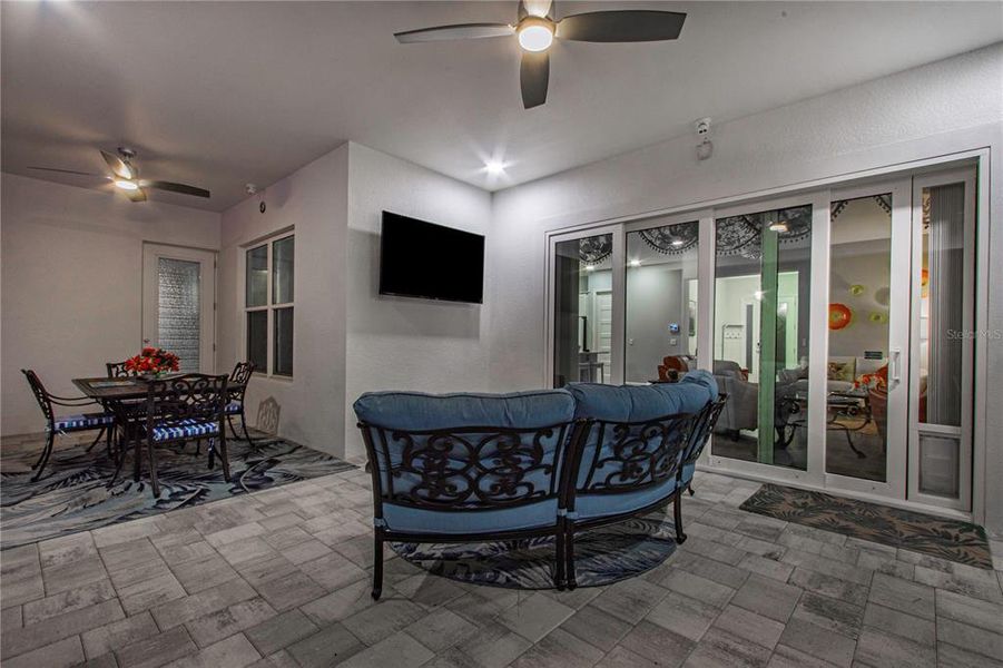 Furnished interior view inside a new home in , Tarpon Springs (Image 34).