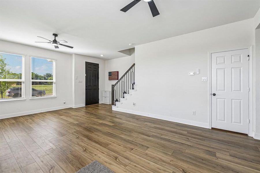 Spacious, unfurnished interior of a new home in Cottonwood Creek, Seagoville (Image 23). Spacious, unfurnished interior of a new home in Cottonwood Creek, Seagoville (Image 23).
