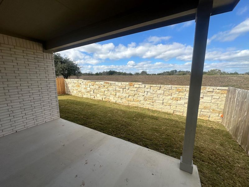 Exterior details and patio area of a home in La Cima, San Marcos (Image 3).