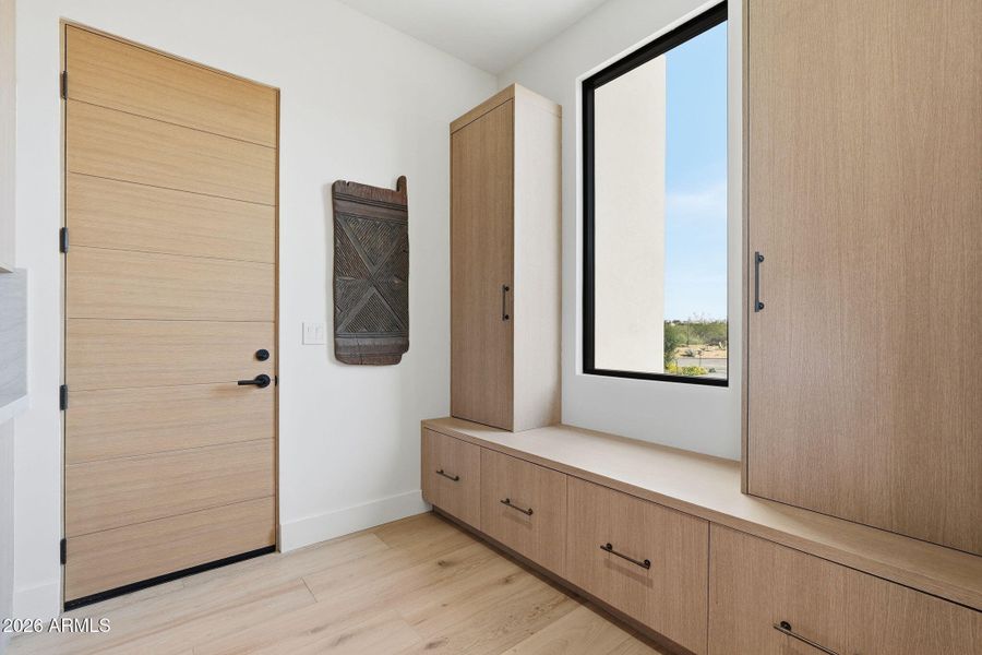 055_ListerPros (2) 055_ListerPros (2)