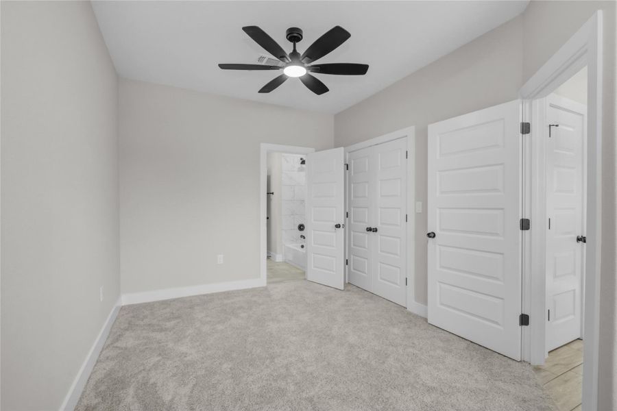 Spacious, unfurnished interior of a new home in , Freeport (Image 15).