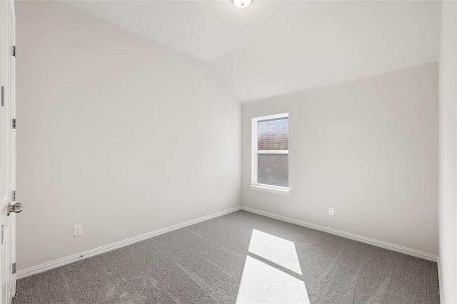 Spacious, unfurnished interior of a new home in Green Oaks Preserve, Arlington (Image 35).