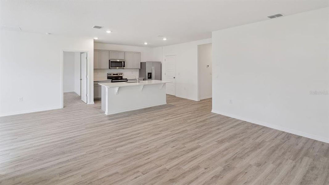Spacious, unfurnished interior of a new home in Summerlin at Hawthorne Ranch, Lakeland (Image 16).