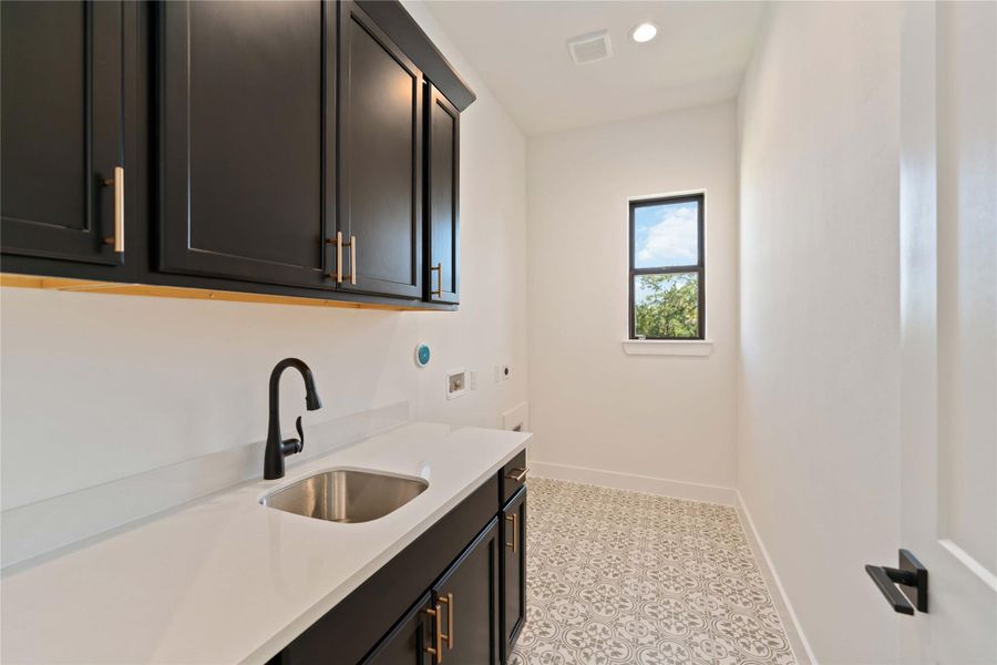 Furnished interior view inside a new home in , Houston (Image 7).