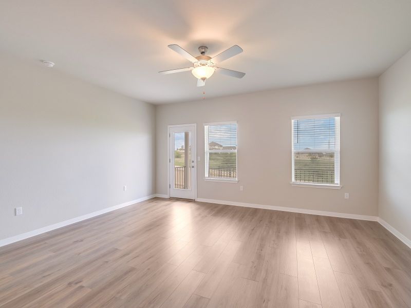 Spacious, unfurnished interior of a new home in Turner's Crossing - Reserve Collection, Buda (Image 7).