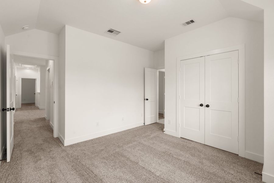 Spacious, unfurnished interior of a new home in Evergreen, Conroe (Image 31). Spacious, unfurnished interior of a new home in Evergreen, Conroe (Image 31).