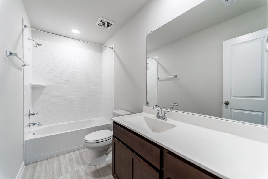 Furnished interior view inside a new home in Canterra Creek, Rosharon (Image 10).