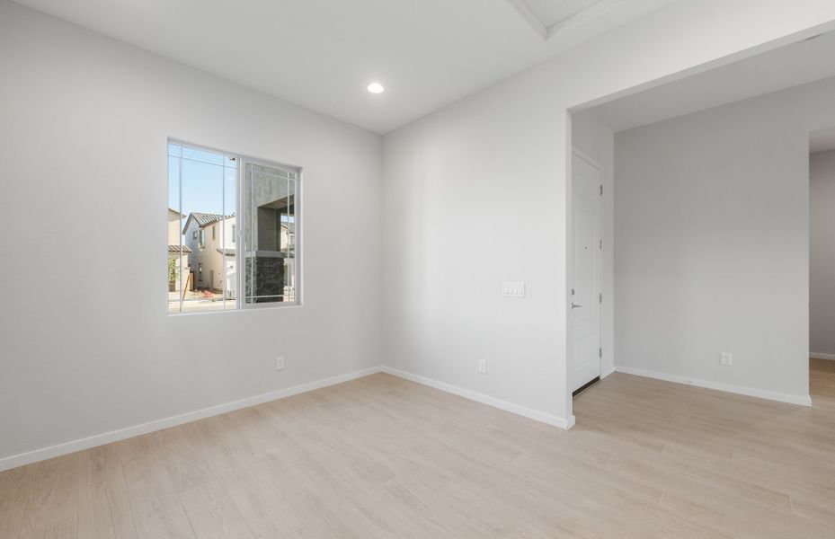 Spacious, unfurnished interior of a new home in Legado West, Queen Creek (Image 30). Spacious, unfurnished interior of a new home in Legado West, Queen Creek (Image 30).