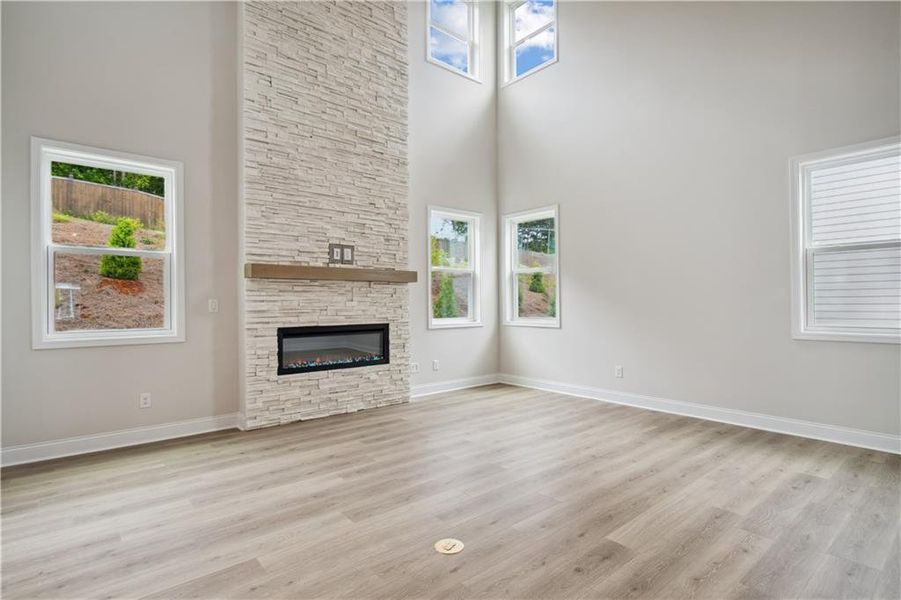 Spacious, unfurnished interior of a new home in Hillside Manor, Powder Springs (Image 27).