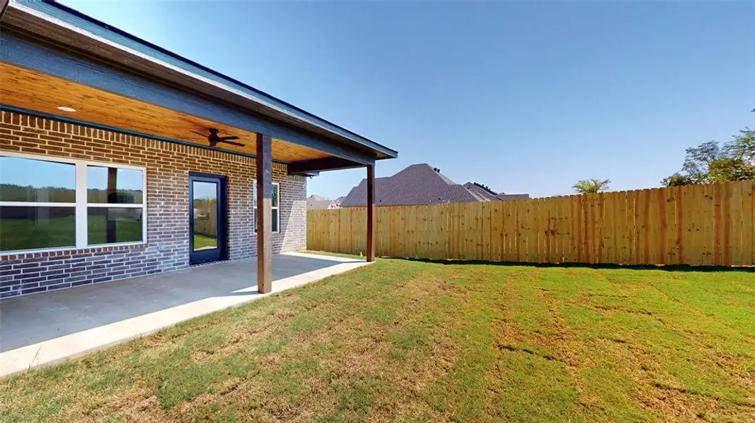 Exterior details and patio area of a home in , Bullard (Image 3).