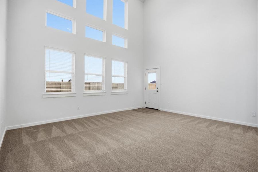 Spacious, unfurnished interior of a new home in , Iowa Colony (Image 16).