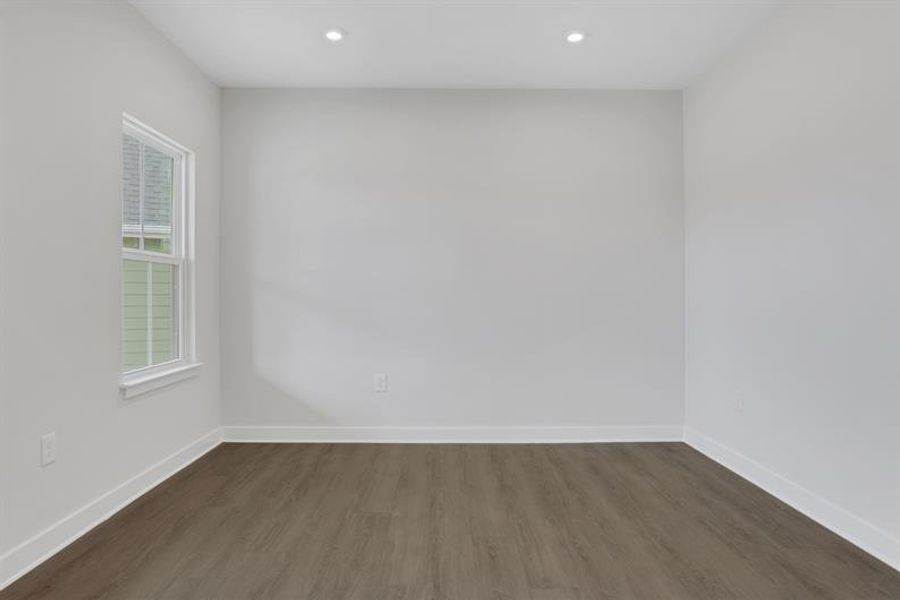 Spacious, unfurnished interior of a new home in Crystal Falls, Dawsonville (Image 19).