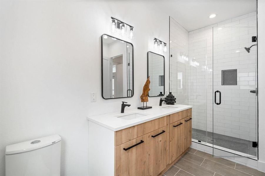 Furnished interior view inside a new home in , Dallas (Image 32).