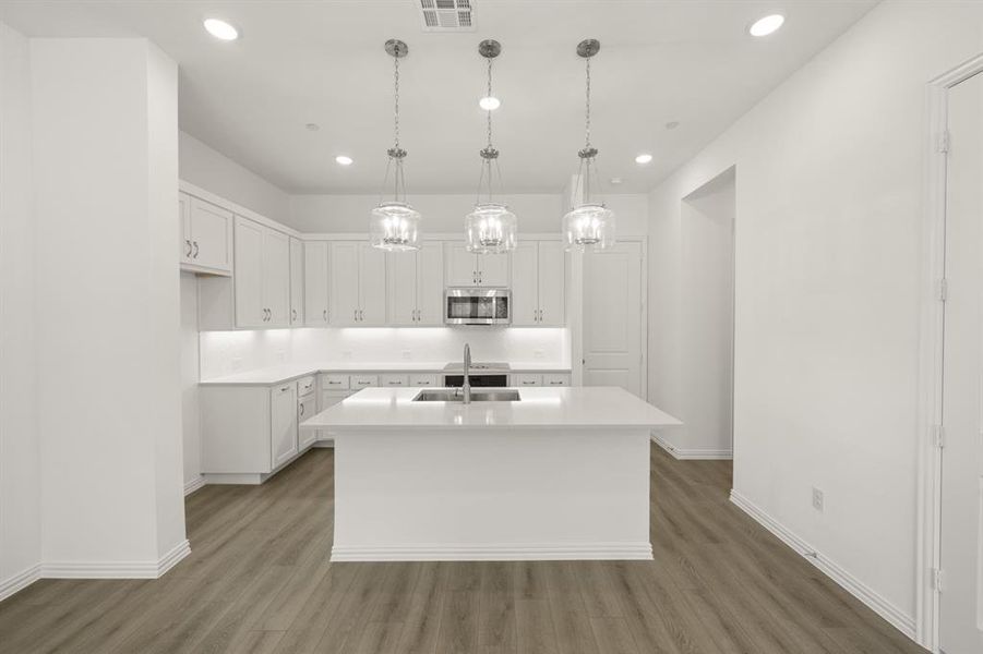 629 Redwood- Kitchen-2 629 Redwood- Kitchen-2