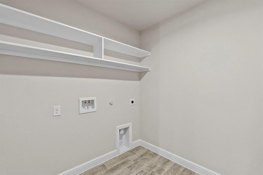 Spacious, unfurnished interior of a new home in Sandstone Estates, Granbury (Image 26).