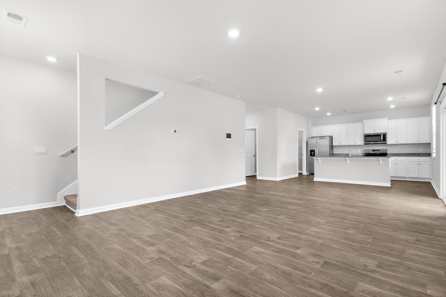 Spacious, unfurnished interior of a new home in Lakeview at Kitfield, Moncks Corner (Image 17).