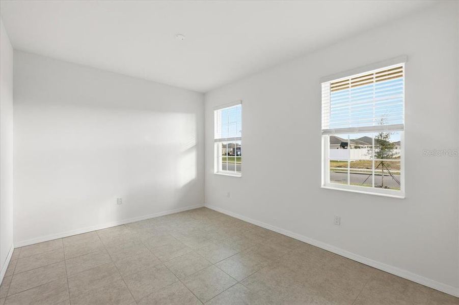 Spacious, unfurnished interior of a new home in Cypress Park Estates, Haines City (Image 10).