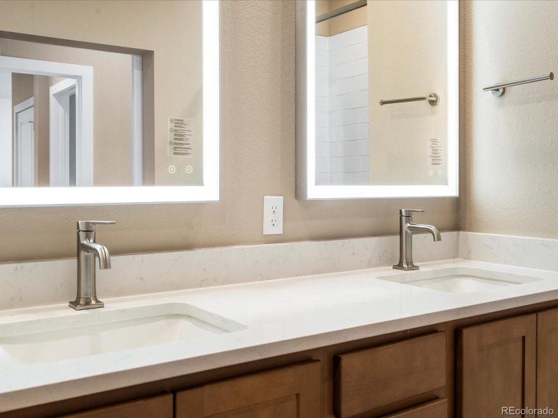 Image 25 of a home in Gateway Commons.