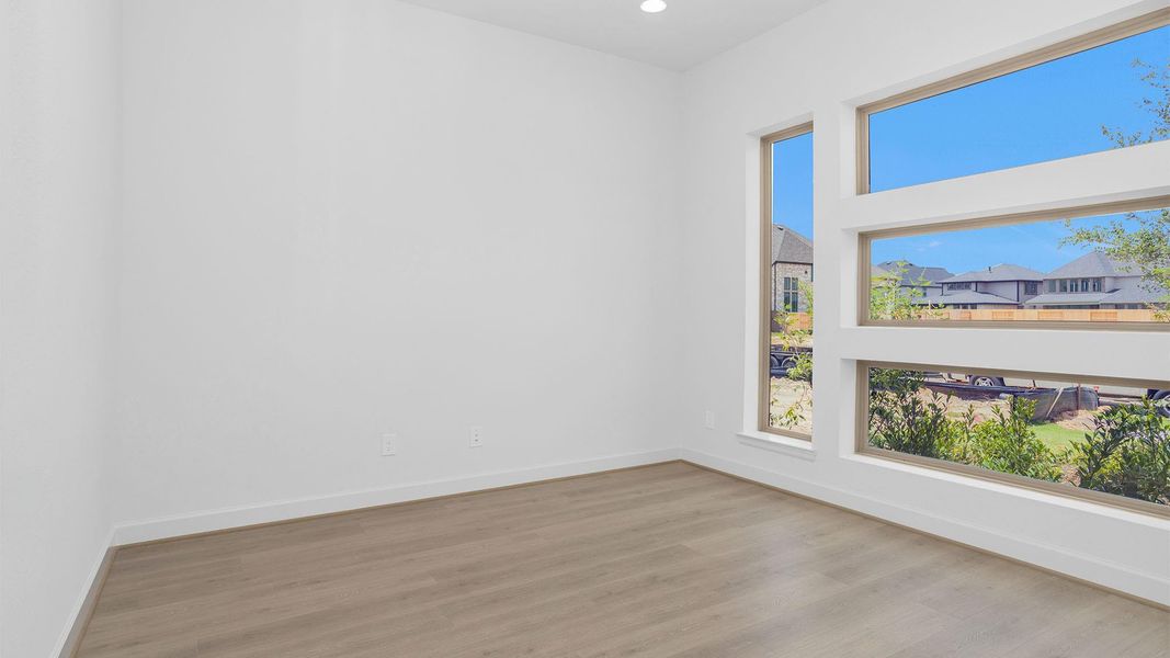 Spacious, unfurnished interior of a new home in Grange 60', Katy (Image 6).