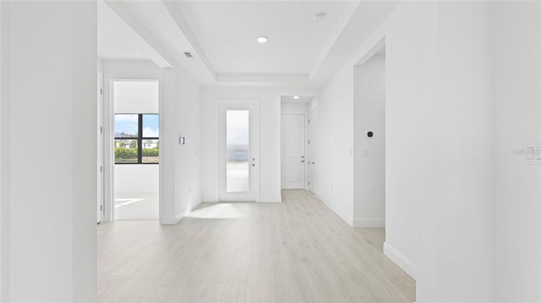 Spacious, unfurnished interior of a new home in Cresswind Lakewood Ranch, Lakewood Ranch (Image 27).