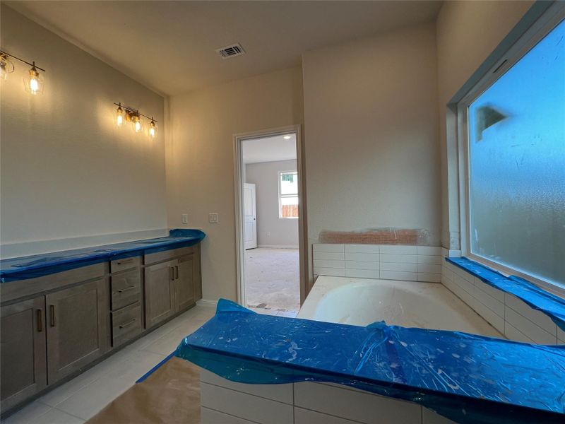 Furnished interior view inside a new home in Rolling Glen, Hutto (Image 9).