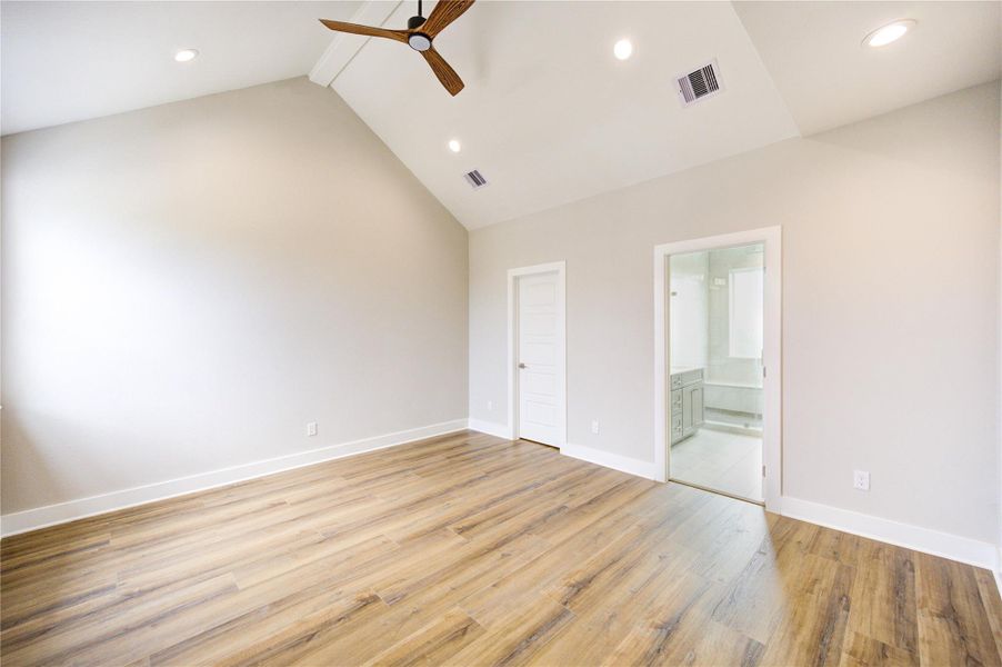 Spacious, unfurnished interior of a new home in , Houston (Image 20).