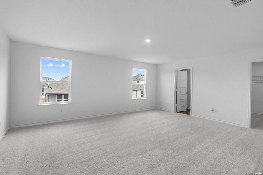 Spacious, unfurnished interior of a new home in The Overlook at Creekside, New Braunfels (Image 13).