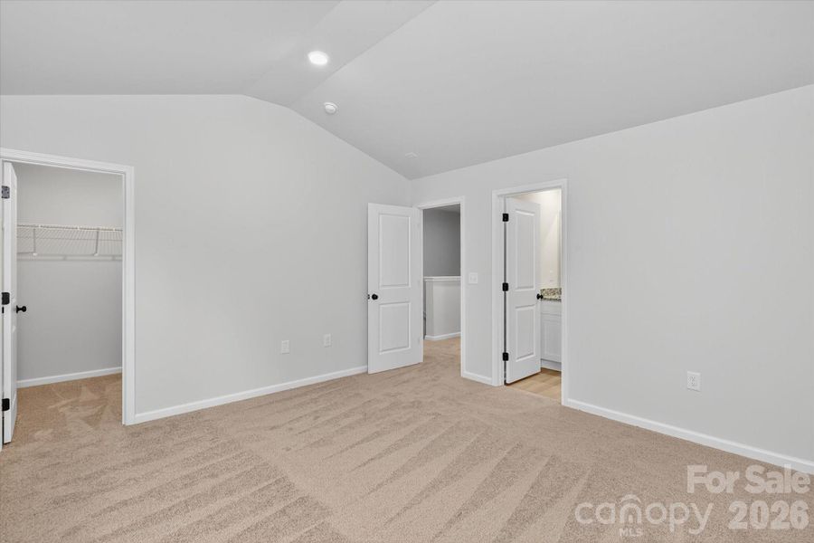 Spacious, unfurnished interior of a new home in Rhyne Court, Gastonia (Image 21).